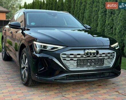 Черный Ауди Q8 e-tron, объемом двигателя 0 л и пробегом 20 тыс. км за 49999 $, фото 4 на Automoto.ua