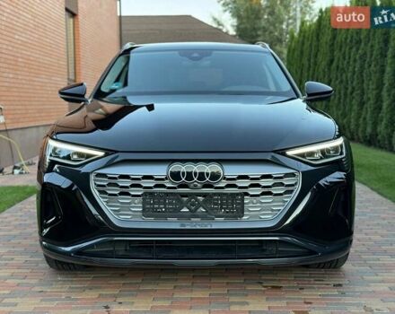 Черный Ауди Q8 e-tron, объемом двигателя 0 л и пробегом 20 тыс. км за 49999 $, фото 3 на Automoto.ua