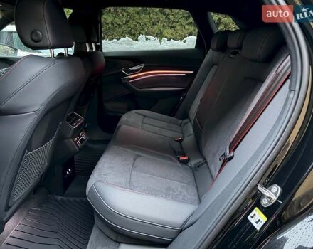 Черный Ауди Q8 e-tron, объемом двигателя 0 л и пробегом 32 тыс. км за 56700 $, фото 42 на Automoto.ua