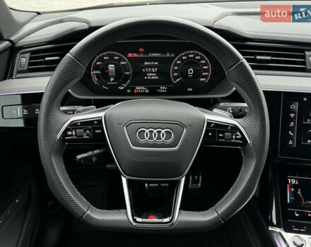 Ауді Q8 e-tron 2023 у Мукачеве на Automoto.ua Чорний Ауді Q8 e-tron, об'ємом двигуна 0 л та пробігом 38 тис. км за 64500 $, фото 8 на Automoto.ua