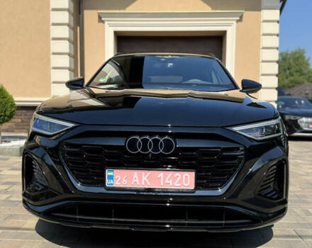 Черный Ауди Q8 e-tron, объемом двигателя 0 л и пробегом 31 тыс. км за 57900 $, фото 18 на Automoto.ua