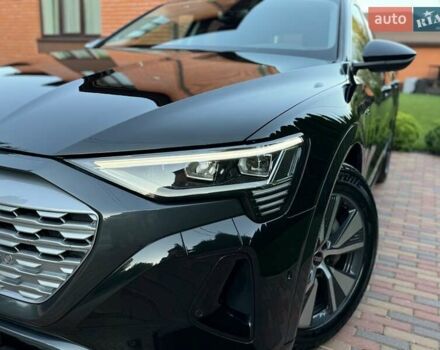 Черный Ауди Q8 e-tron, объемом двигателя 0 л и пробегом 20 тыс. км за 49999 $, фото 2 на Automoto.ua