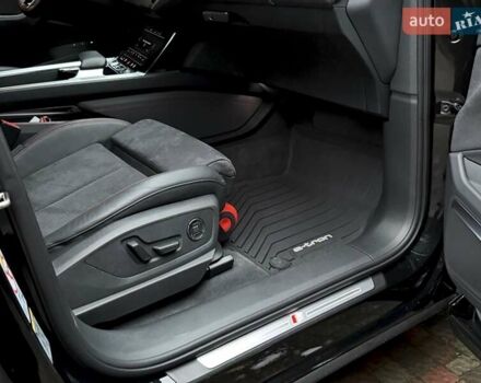Черный Ауди Q8 e-tron, объемом двигателя 0 л и пробегом 32 тыс. км за 56700 $, фото 31 на Automoto.ua