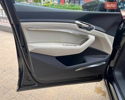 Чорний Ауді Q8 e-tron, об'ємом двигуна 0 л та пробігом 1 тис. км за 69900 $, фото 13 на Automoto.ua