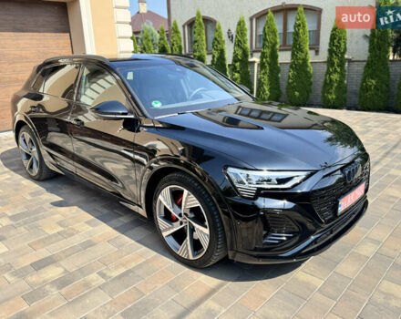 Черный Ауди Q8 e-tron, объемом двигателя 0 л и пробегом 31 тыс. км за 57900 $, фото 13 на Automoto.ua