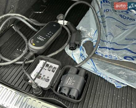 Чорний Ауді Q8 e-tron, об'ємом двигуна 0 л та пробігом 49 тис. км за 44200 $, фото 14 на Automoto.ua