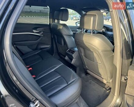 Черный Ауди Q8 e-tron, объемом двигателя 0 л и пробегом 35 тыс. км за 52950 $, фото 55 на Automoto.ua