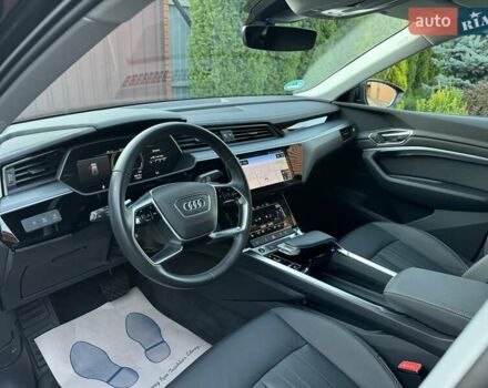 Черный Ауди Q8 e-tron, объемом двигателя 0 л и пробегом 20 тыс. км за 49999 $, фото 23 на Automoto.ua
