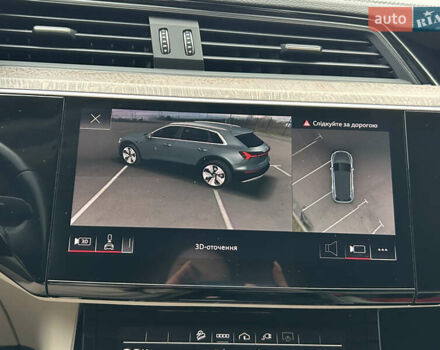 Чорний Ауді Q8 e-tron, об'ємом двигуна 0 л та пробігом 49 тис. км за 44200 $, фото 18 на Automoto.ua