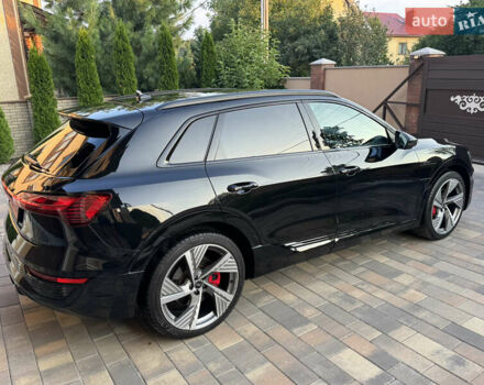 Черный Ауди Q8 e-tron, объемом двигателя 0 л и пробегом 31 тыс. км за 57900 $, фото 50 на Automoto.ua