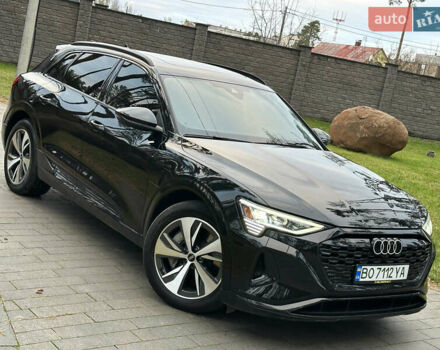 Чорний Ауді Q8 e-tron, об'ємом двигуна 0 л та пробігом 16 тис. км за 48500 $, фото 14 на Automoto.ua