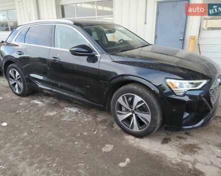Чорний Ауді Q8 e-tron, об'ємом двигуна 0 л та пробігом 16 тис. км за 34000 $, фото 3 на Automoto.ua