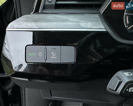 Чорний Ауді Q8 e-tron, об'ємом двигуна 0 л та пробігом 16 тис. км за 48500 $, фото 79 на Automoto.ua