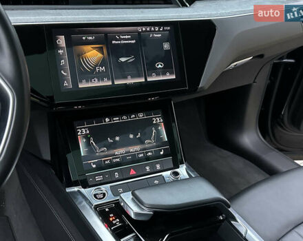 Чорний Ауді Q8 e-tron, об'ємом двигуна 0 л та пробігом 16 тис. км за 48500 $, фото 87 на Automoto.ua