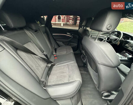 Чорний Ауді Q8 e-tron, об'ємом двигуна 0 л та пробігом 25 тис. км за 54000 $, фото 21 на Automoto.ua