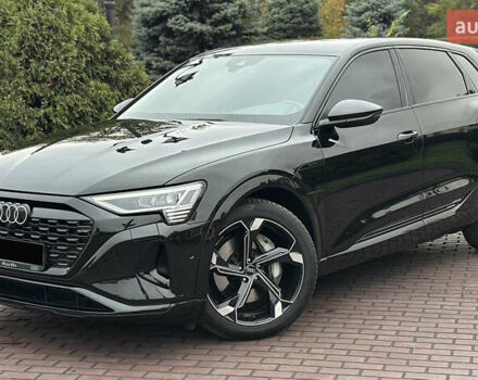 Чорний Ауді Q8 e-tron, об'ємом двигуна 0 л та пробігом 25 тис. км за 54000 $, фото 3 на Automoto.ua