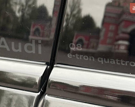 Чорний Ауді Q8 e-tron, об'ємом двигуна 0 л та пробігом 25 тис. км за 54000 $, фото 52 на Automoto.ua