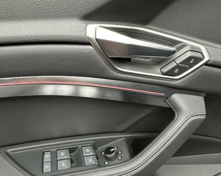 Ауді Q8 e-tron 2024 у Дніпро (Дніпропетровську) на Automoto.ua Чорний Ауді Q8 e-tron, об'ємом двигуна 0 л та пробігом 25 тис. км за 58000 $, фото 43 на Automoto.ua