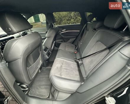 Чорний Ауді Q8 e-tron, об'ємом двигуна 0 л та пробігом 25 тис. км за 54000 $, фото 18 на Automoto.ua