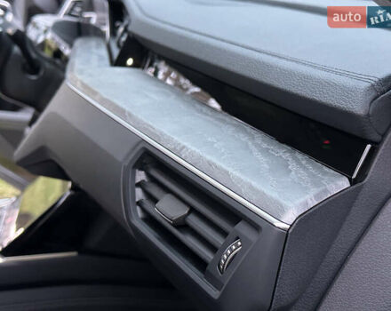 Чорний Ауді Q8 e-tron, об'ємом двигуна 0 л та пробігом 16 тис. км за 48500 $, фото 49 на Automoto.ua