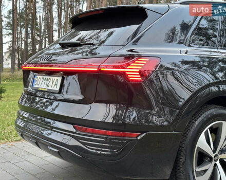 Чорний Ауді Q8 e-tron, об'ємом двигуна 0 л та пробігом 16 тис. км за 48500 $, фото 35 на Automoto.ua