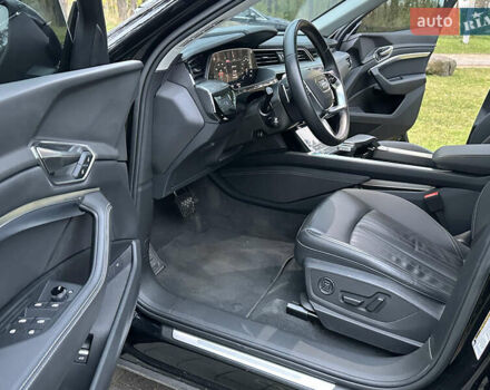 Чорний Ауді Q8 e-tron, об'ємом двигуна 0 л та пробігом 16 тис. км за 48500 $, фото 75 на Automoto.ua