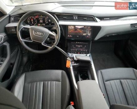 Чорний Ауді Q8 e-tron, об'ємом двигуна 0 л та пробігом 16 тис. км за 34000 $, фото 7 на Automoto.ua