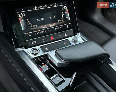 Чорний Ауді Q8 e-tron, об'ємом двигуна 0 л та пробігом 16 тис. км за 48500 $, фото 88 на Automoto.ua