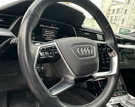 Чорний Ауді Q8 e-tron, об'ємом двигуна 0 л та пробігом 25 тис. км за 54000 $, фото 41 на Automoto.ua