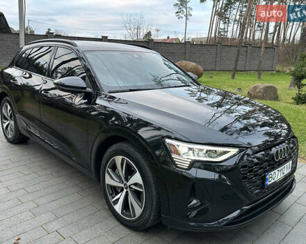 Чорний Ауді Q8 e-tron, об'ємом двигуна 0 л та пробігом 16 тис. км за 48500 $, фото 38 на Automoto.ua