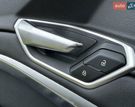 Чорний Ауді Q8 e-tron, об'ємом двигуна 0 л та пробігом 16 тис. км за 48500 $, фото 92 на Automoto.ua