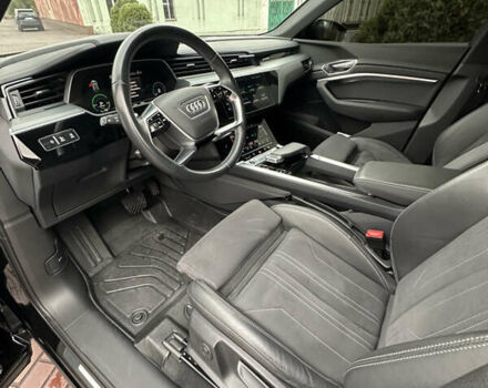 Чорний Ауді Q8 e-tron, об'ємом двигуна 0 л та пробігом 25 тис. км за 54000 $, фото 15 на Automoto.ua