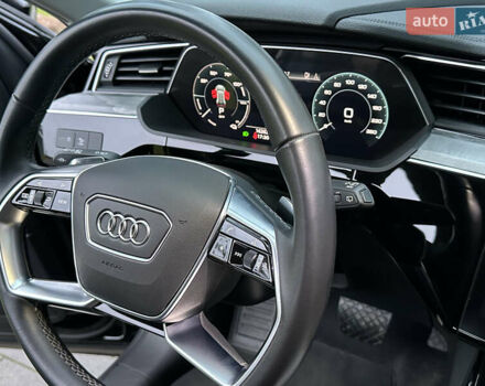 Чорний Ауді Q8 e-tron, об'ємом двигуна 0 л та пробігом 16 тис. км за 48500 $, фото 84 на Automoto.ua