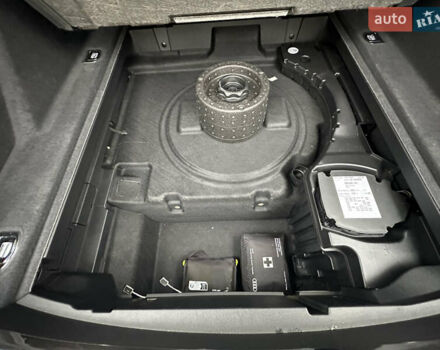 Чорний Ауді Q8 e-tron, об'ємом двигуна 0 л та пробігом 25 тис. км за 54000 $, фото 48 на Automoto.ua