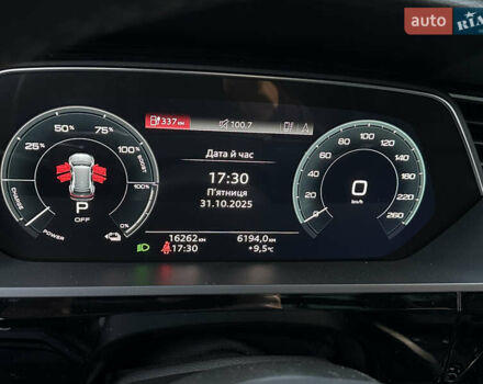 Чорний Ауді Q8 e-tron, об'ємом двигуна 0 л та пробігом 16 тис. км за 48500 $, фото 86 на Automoto.ua
