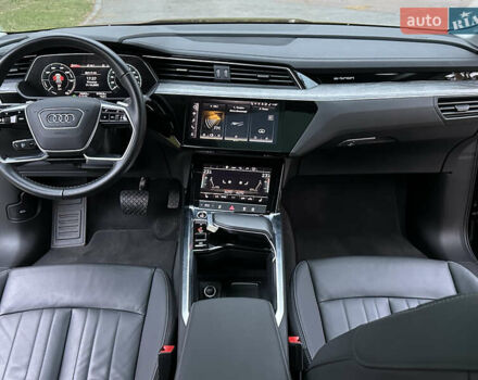 Чорний Ауді Q8 e-tron, об'ємом двигуна 0 л та пробігом 16 тис. км за 48500 $, фото 61 на Automoto.ua