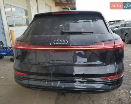 Чорний Ауді Q8 e-tron, об'ємом двигуна 0 л та пробігом 16 тис. км за 34000 $, фото 5 на Automoto.ua