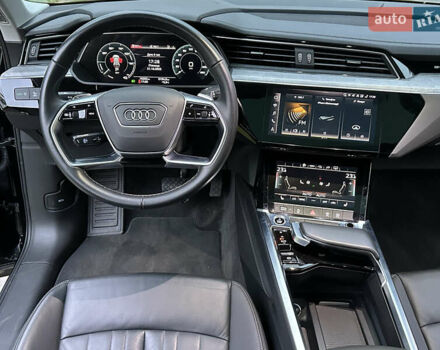 Чорний Ауді Q8 e-tron, об'ємом двигуна 0 л та пробігом 16 тис. км за 48500 $, фото 72 на Automoto.ua