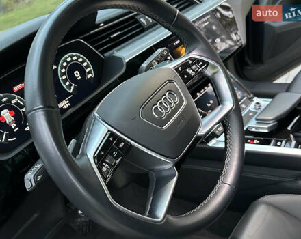 Чорний Ауді Q8 e-tron, об'ємом двигуна 0 л та пробігом 16 тис. км за 48500 $, фото 78 на Automoto.ua
