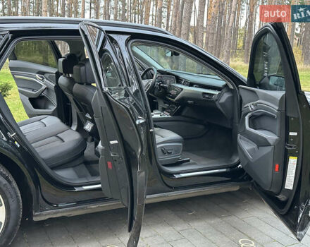 Чорний Ауді Q8 e-tron, об'ємом двигуна 0 л та пробігом 16 тис. км за 48500 $, фото 46 на Automoto.ua