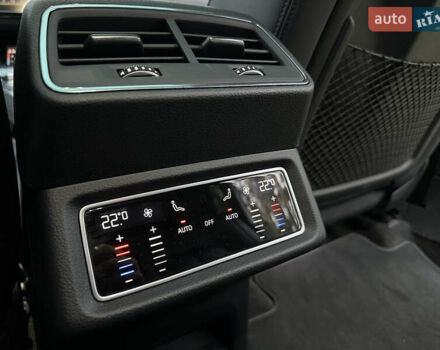 Чорний Ауді Q8 e-tron, об'ємом двигуна 0 л та пробігом 16 тис. км за 48500 $, фото 69 на Automoto.ua