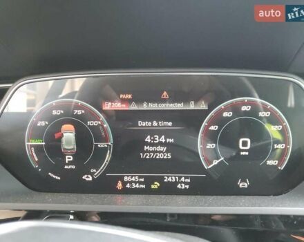 Чорний Ауді Q8 e-tron, об'ємом двигуна 0 л та пробігом 16 тис. км за 34000 $, фото 8 на Automoto.ua