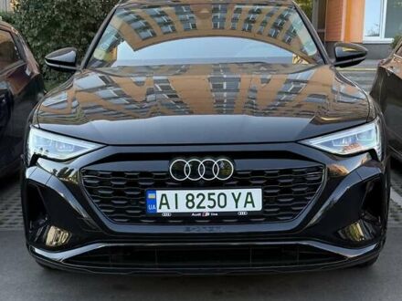 Чорний Ауді Q8 e-tron, об'ємом двигуна 0 л та пробігом 4 тис. км за 51800 $, фото 1 на Automoto.ua