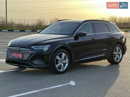 Ауді Q8 e-tron 2023 у Рівному на Automoto.ua Чорний Ауді Q8 e-tron, об'ємом двигуна 0 л та пробігом 35 тис. км за 51900 $, фото 1 на Automoto.ua