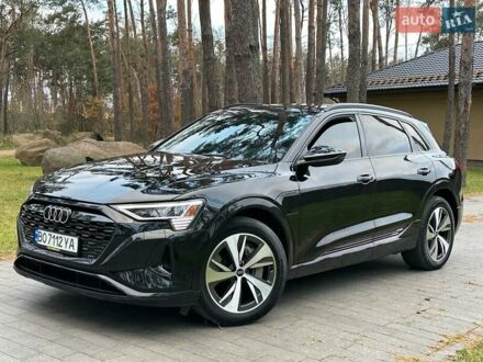 Чорний Ауді Q8 e-tron, об'ємом двигуна 0 л та пробігом 16 тис. км за 48500 $, фото 1 на Automoto.ua