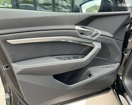 Ауди Q8 e-tron, объемом двигателя 0 л и пробегом 12 тыс. км за 56800 $, фото 22 на Automoto.ua