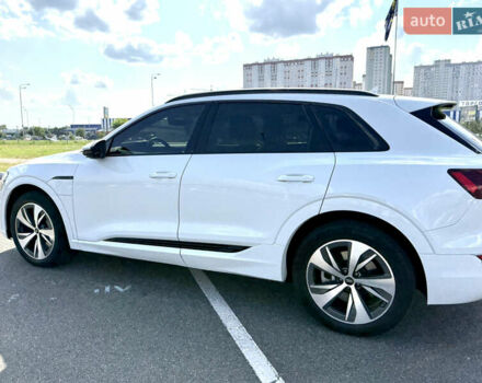 Ауди Q8 e-tron, объемом двигателя 0 л и пробегом 17 тыс. км за 57000 $, фото 2 на Automoto.ua
