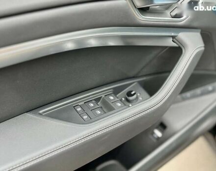 Ауди Q8 e-tron, объемом двигателя 0 л и пробегом 12 тыс. км за 56800 $, фото 23 на Automoto.ua