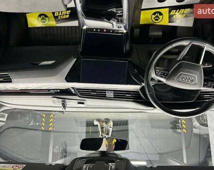 Сірий Ауді Q8 e-tron, об'ємом двигуна 0 л та пробігом 26 тис. км за 69500 $, фото 13 на Automoto.ua