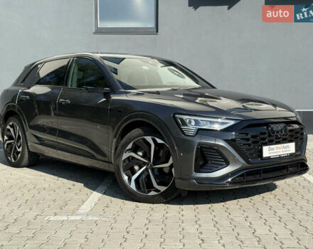 Сірий Ауді Q8 e-tron, об'ємом двигуна 0 л та пробігом 40 тис. км за 57900 $, фото 16 на Automoto.ua